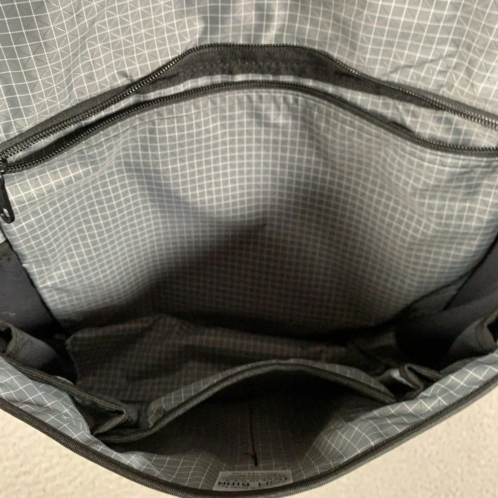 Tom Bihn Makers Bag Messenger Bag Unisex OS Black Ballistic Nylon Utility EDC